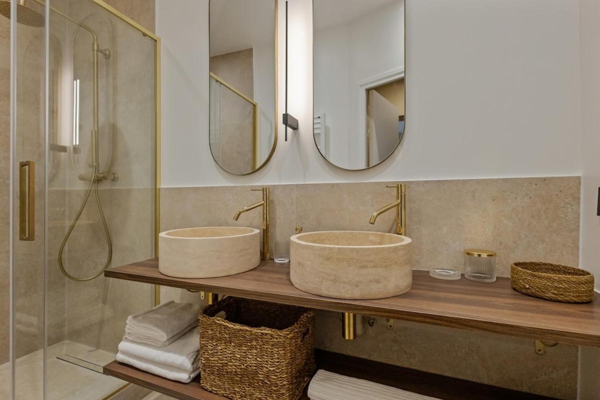 Exceptional Facing Palais Cannes1 Cannes